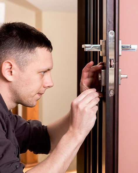 : Professional Locksmith For Commercial And Residential Locksmith Services in Downers Grove, IL