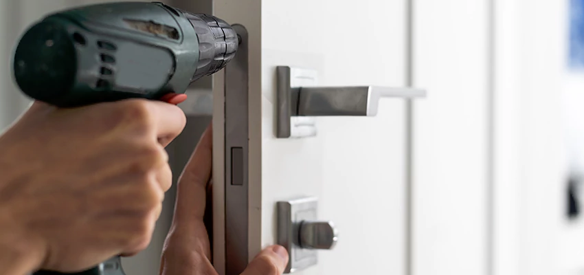 Locksmith For Lock Replacement Near Me in Downers Grove, IL